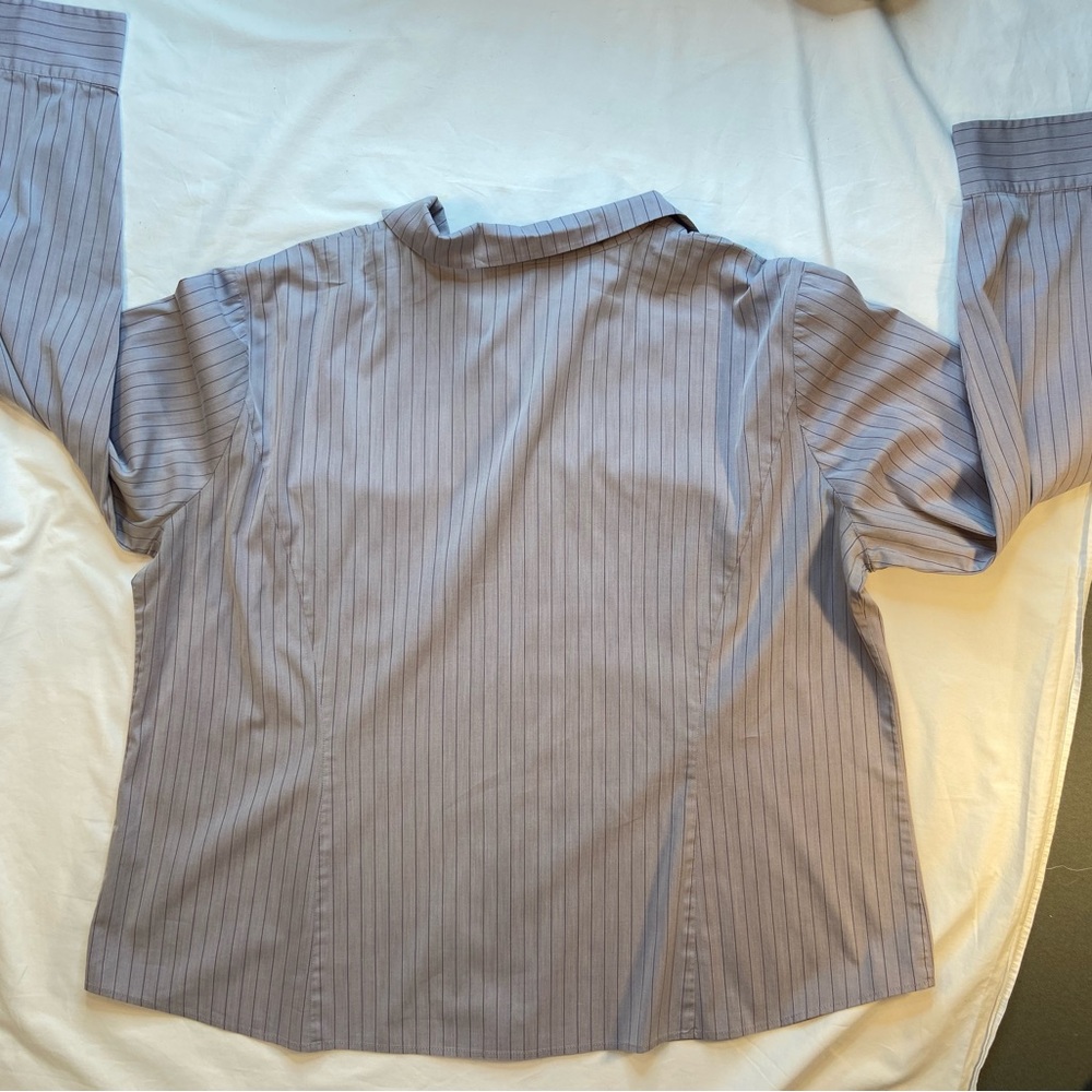 Lafayette 148 NY‎ women’s button down, pin stripe Tonal Purple top size 16 - Picture 6 of 12